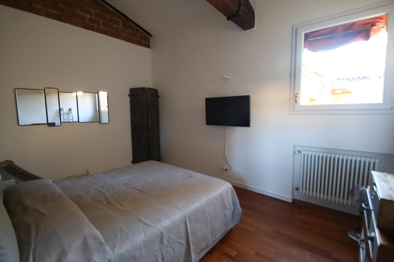 Charme Appartamento Immerso Tra Le Mura Bolognesi 外观 照片